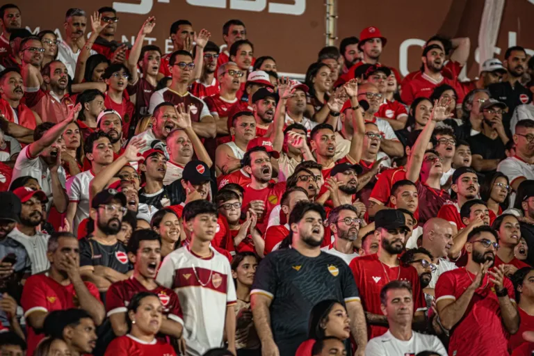 Ingressos esgotados: Vila Nova terá OBA lotado no clássico contra o Goiás pela Série B