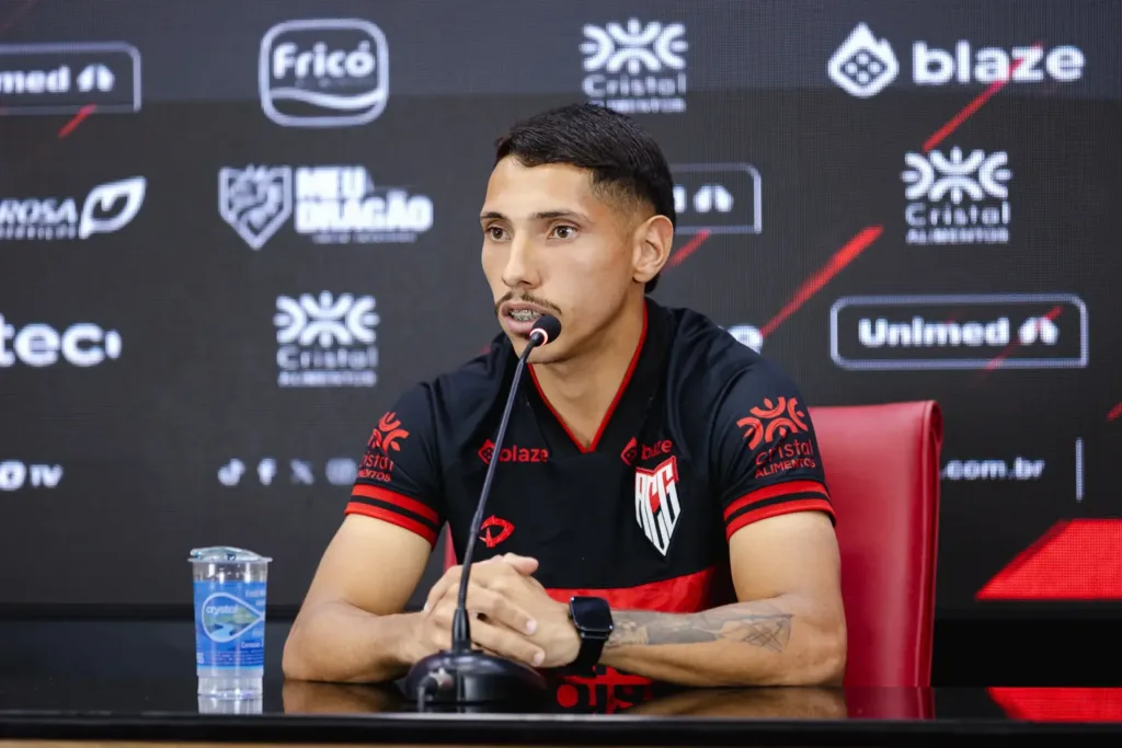 Geovany Soares em grande fase, brilha no Atlético-GO e vira prioridade para compra em definitivo
