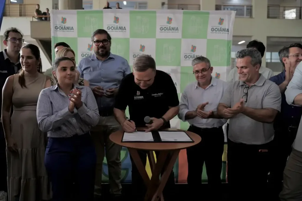 Prefeitura de Goiânia anuncia projeto de valorização dos servidores com gratificação de até R$ 3 mil
