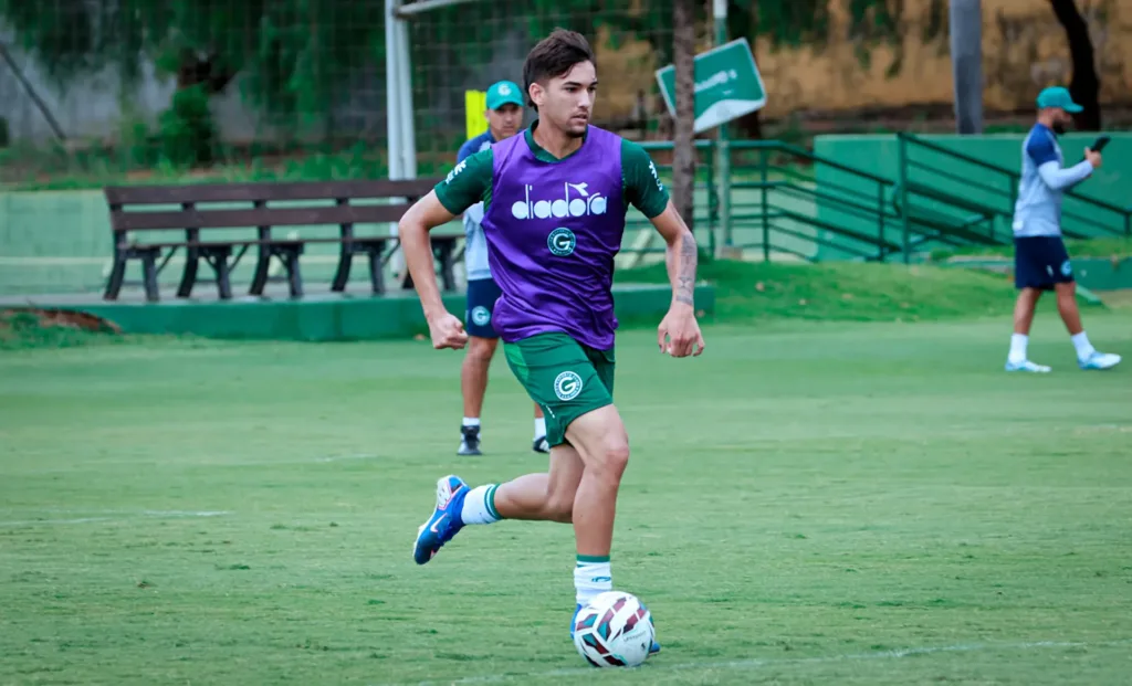 Goiás x Náutico: onde assistir ao vivo o jogo pelo Campeonato Brasileiro Série B