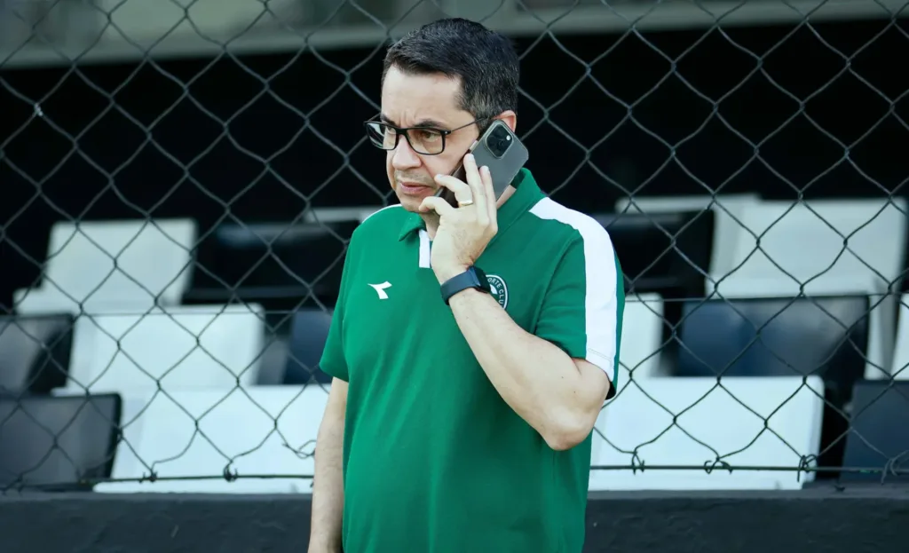 Aroldo Guidão: Presidente do Goiás renuncia em meio a atrasos salariais e decepção na Série B