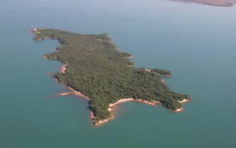 Três pessoas ficam isoladas em ilha após ventos fortes no Lago das Brisas em Itumbiara