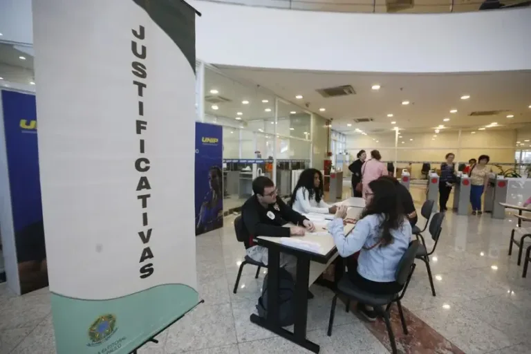 Faltou na votação? Saiba como justificar o voto e evitar bloqueios e multas
